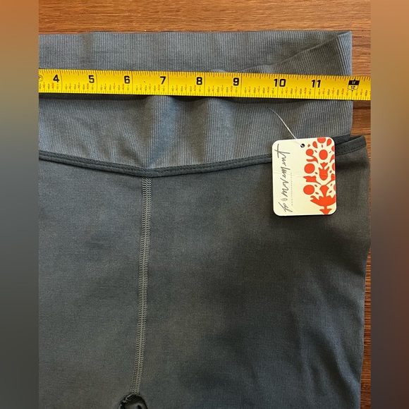 NWT FP Movement Witness The Fitness Bike Shorts Sz XS - Picture 11 of 12